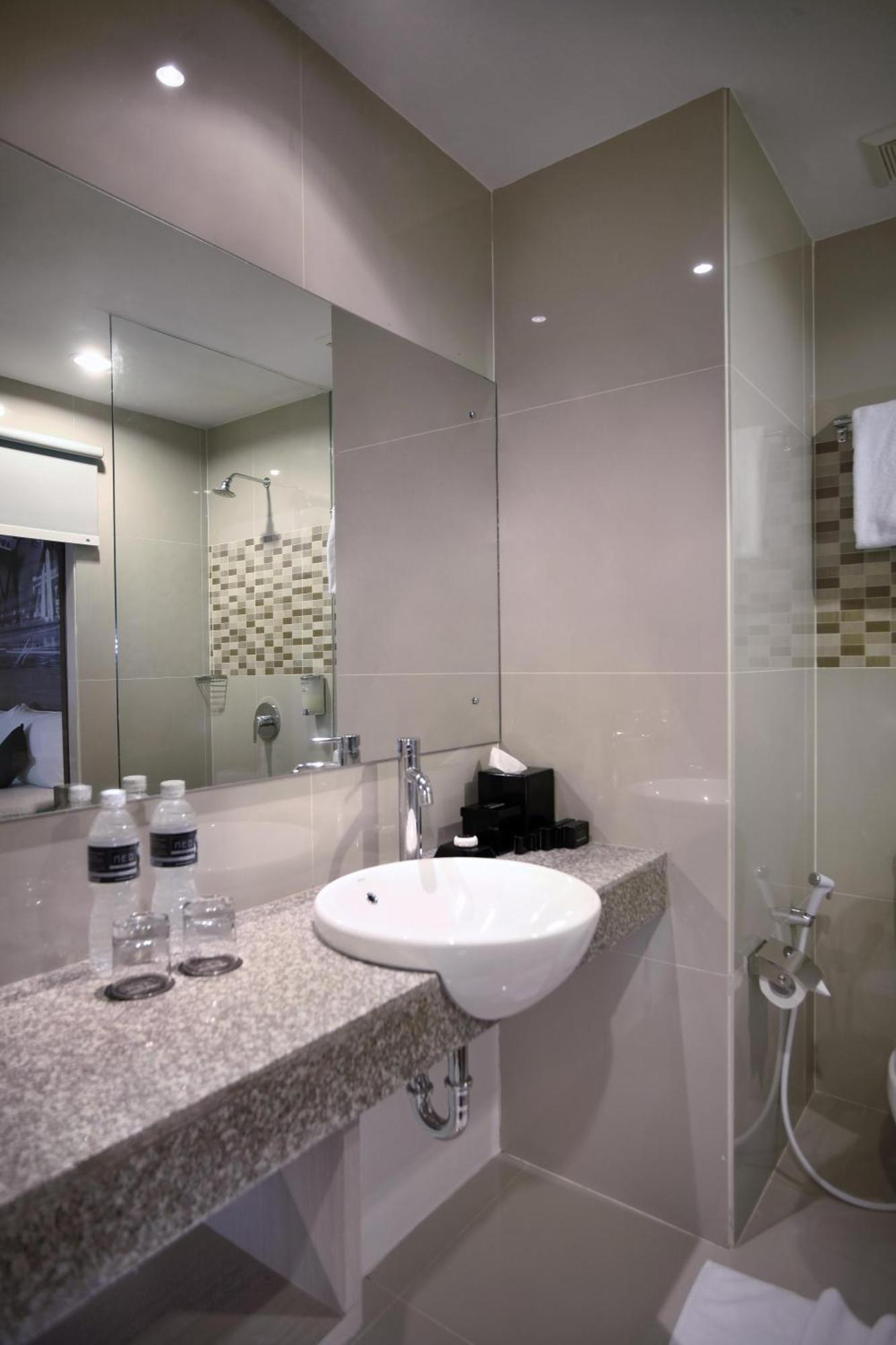 Hotel Neo Candi Simpang Lima - Semarang By Aston Luaran gambar