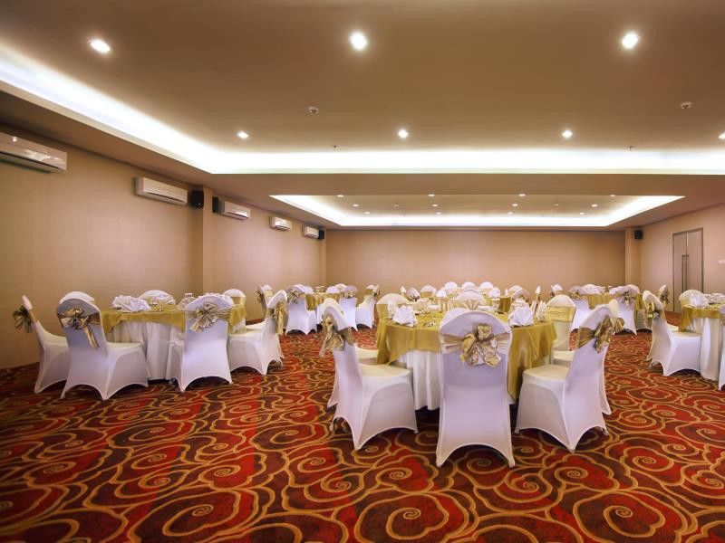 Hotel Neo Candi Simpang Lima - Semarang By Aston Luaran gambar
