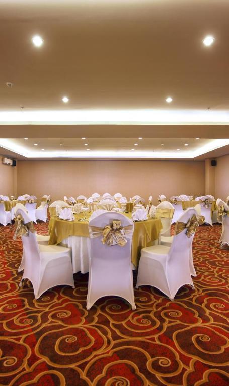 Hotel Neo Candi Simpang Lima - Semarang By Aston Luaran gambar