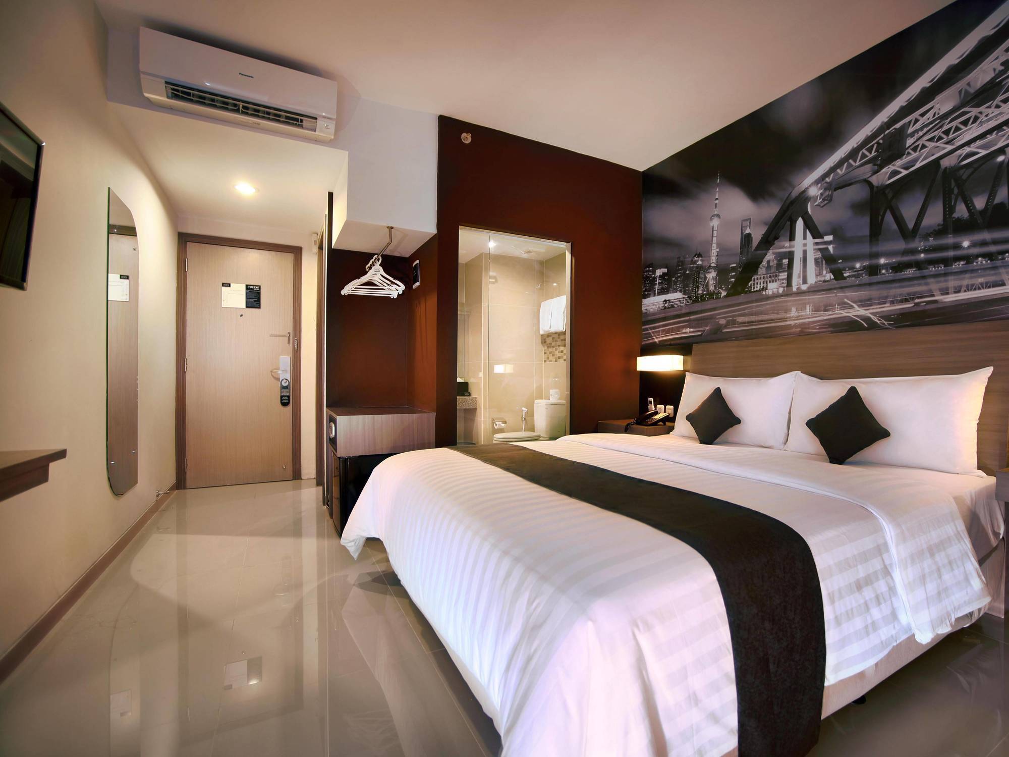Hotel Neo Candi Simpang Lima - Semarang By Aston Luaran gambar