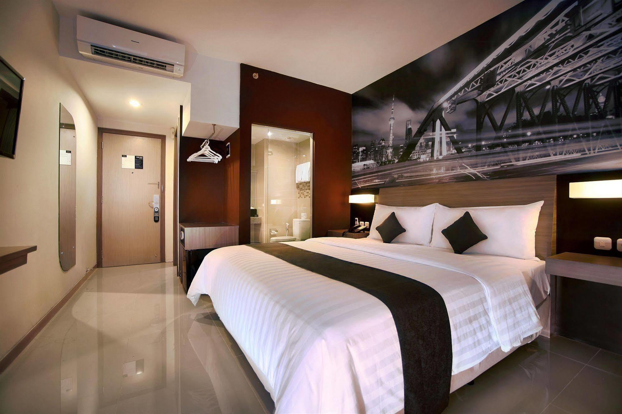 Hotel Neo Candi Simpang Lima - Semarang By Aston Luaran gambar