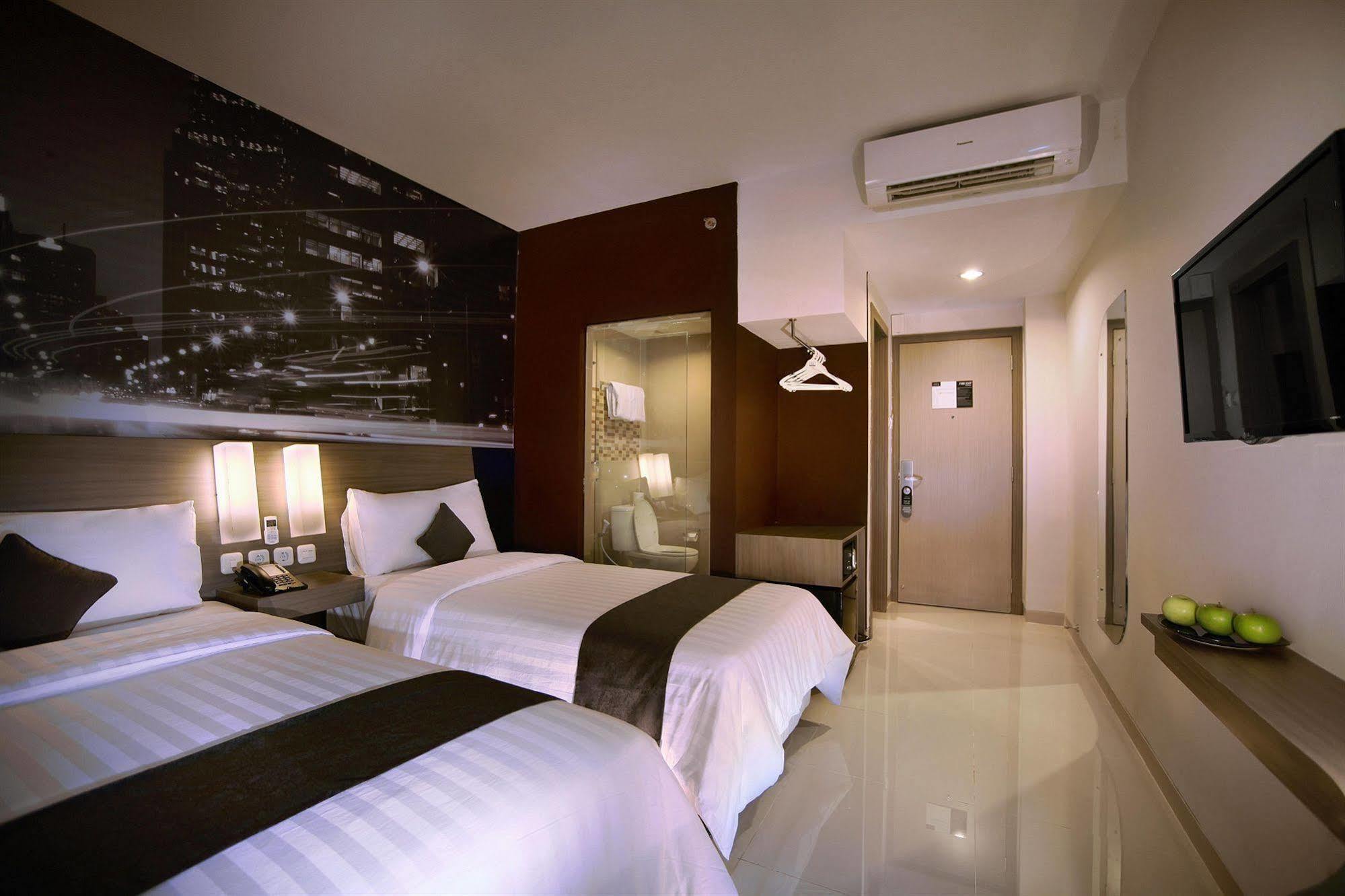Hotel Neo Candi Simpang Lima - Semarang By Aston Luaran gambar