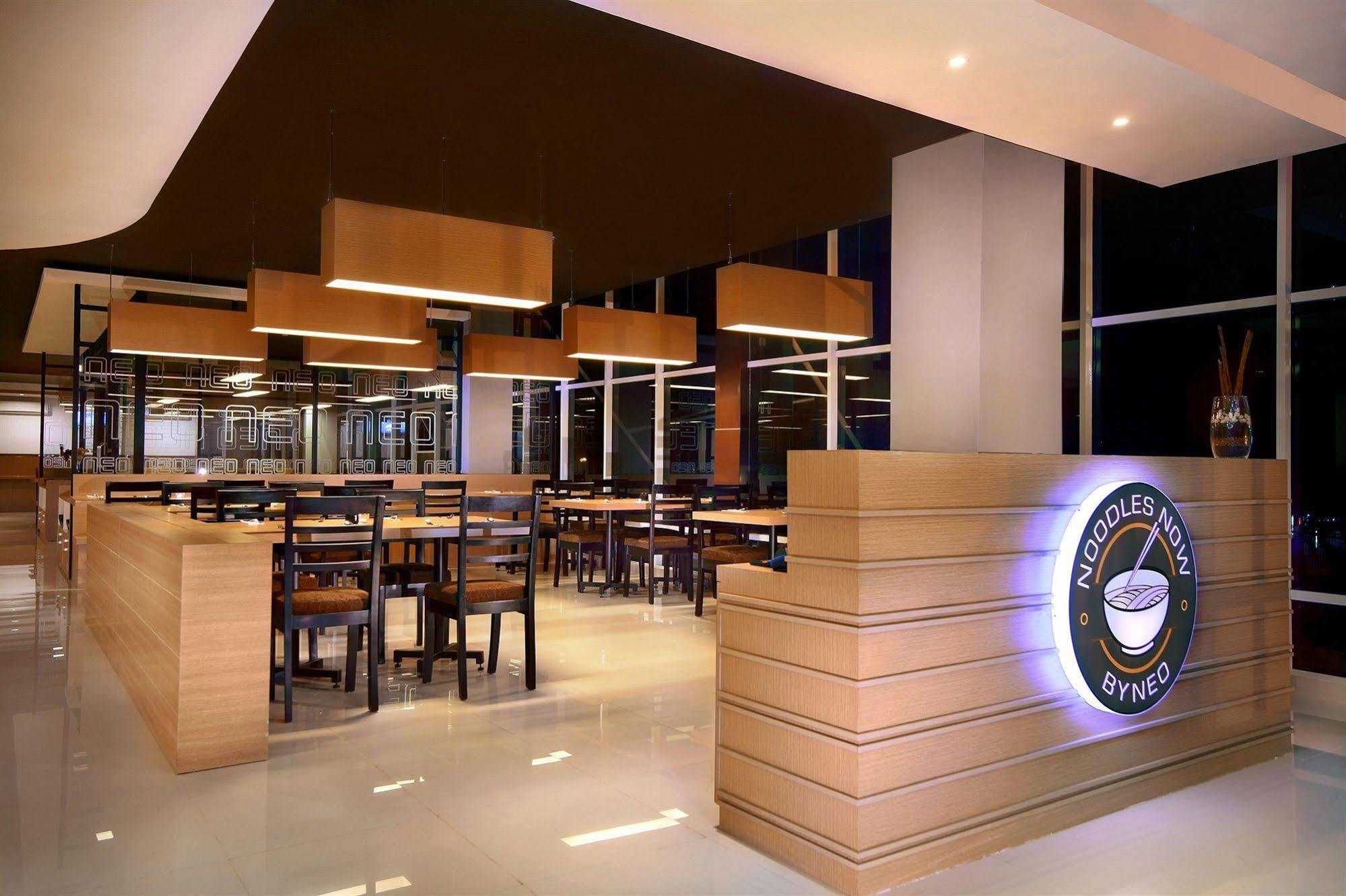 Hotel Neo Candi Simpang Lima - Semarang By Aston Luaran gambar